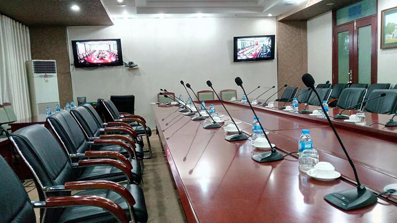 Système de conférence DSPPA appliqué dans une salle de réunion gouvernementale au Vietnam